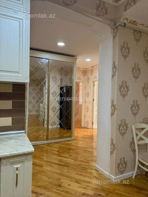 Satılır 3 otaqlı yeni tikili 100 m²