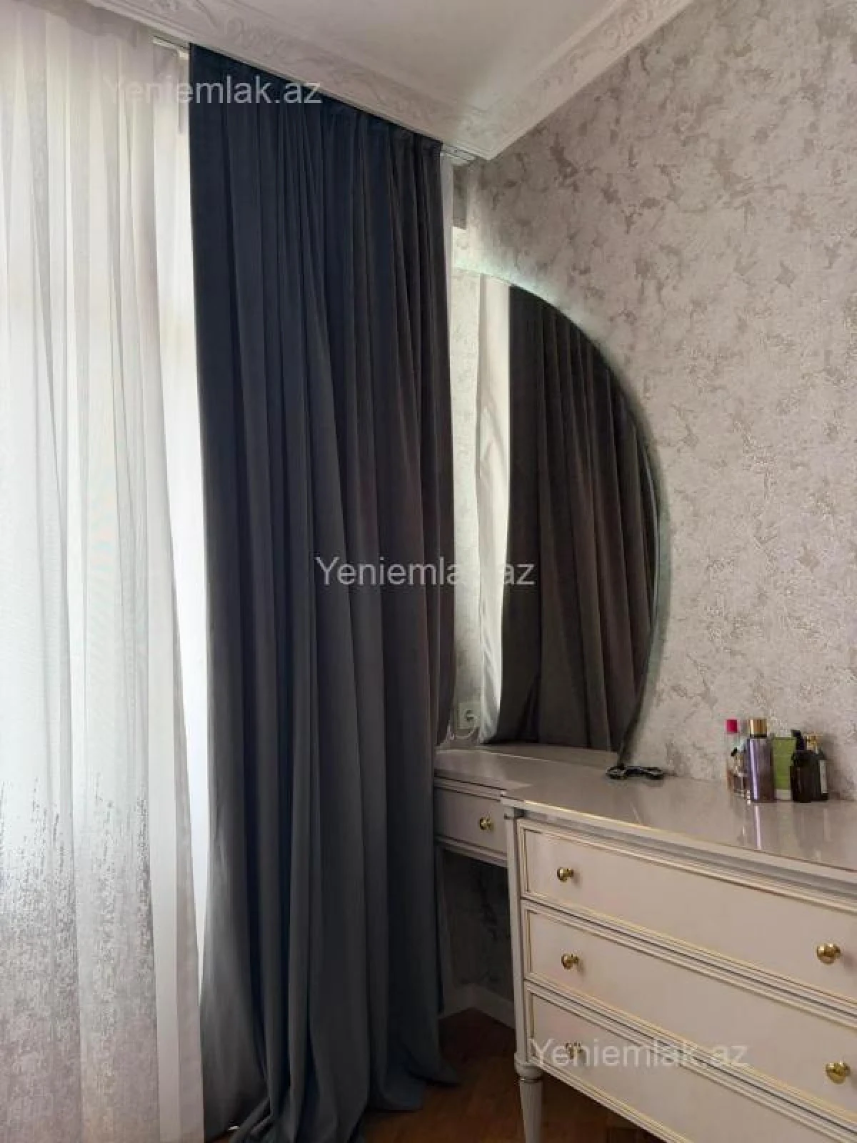 Satılır 3 otaqlı yeni tikili 100 m²