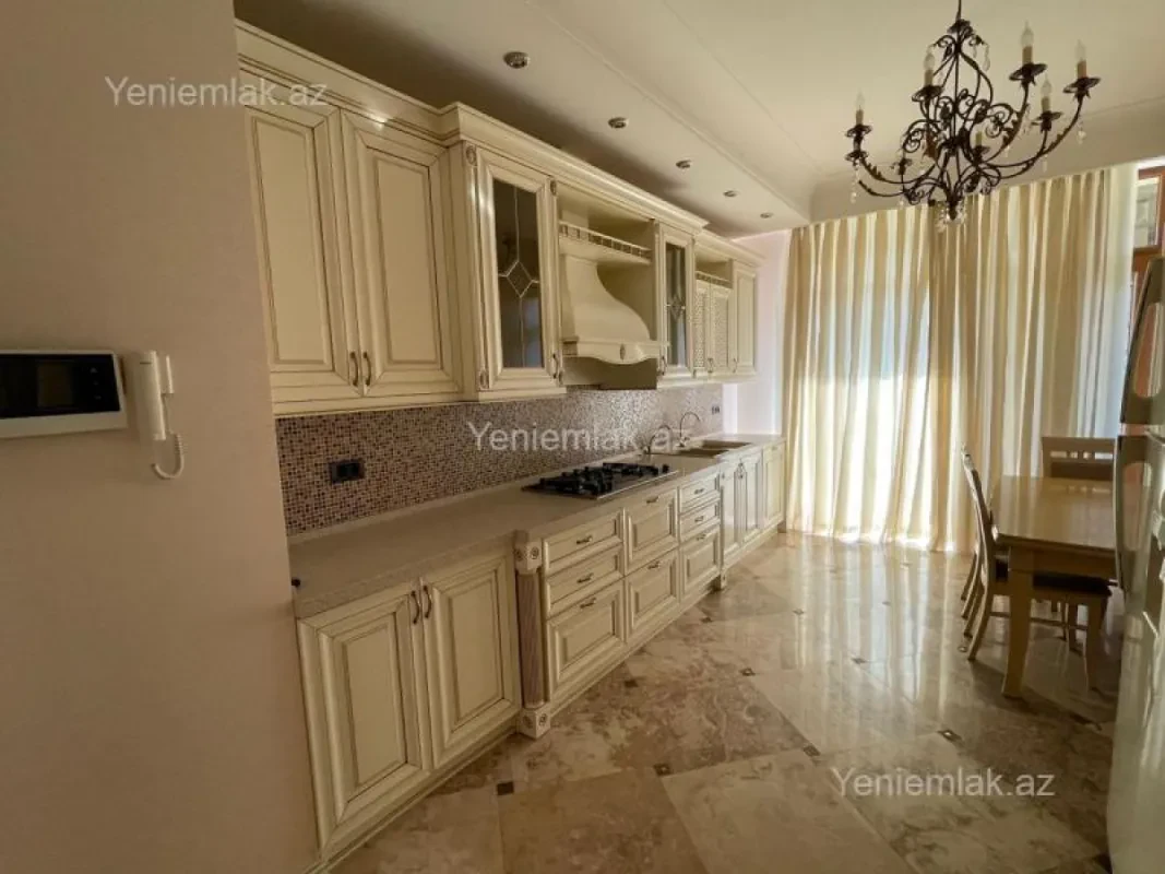 Satılır 4 otaqlı yeni tikili 231.5 m²