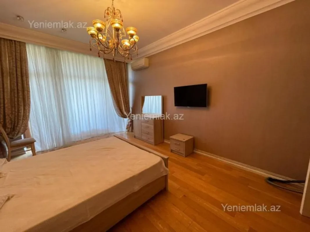 Satılır 4 otaqlı yeni tikili 231.5 m²