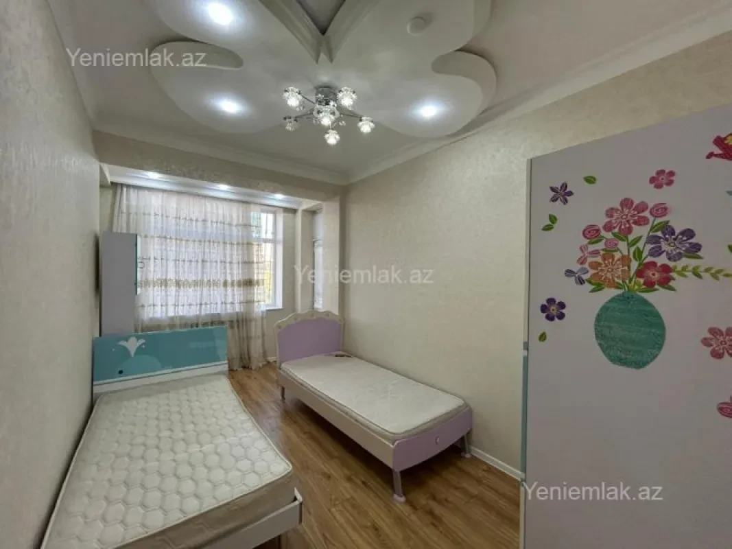 Satılır 3 otaqlı yeni tikili 110 m²