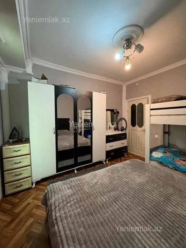Satılır 3 otaqlı köhnə tikili 78 m²