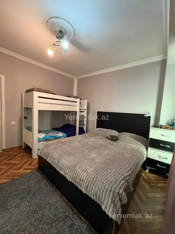 Satılır 3 otaqlı köhnə tikili 78 m²