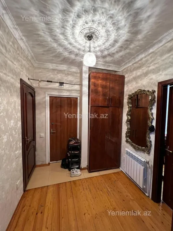 Satılır 3 otaqlı köhnə tikili 70 m²