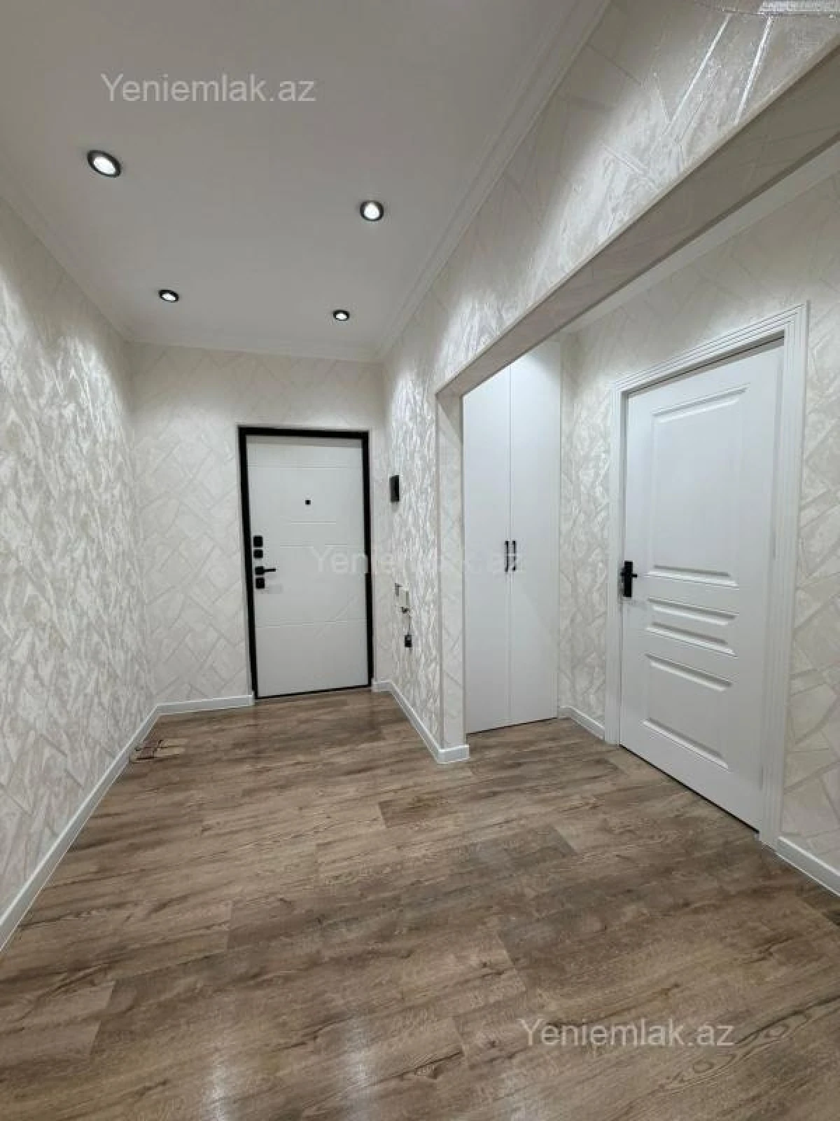Satılır 2 otaqlı köhnə tikili 60 m²