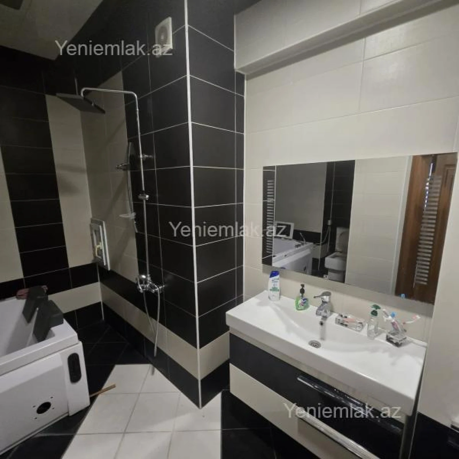 Satılır 3 otaqlı yeni tikili 153 m²