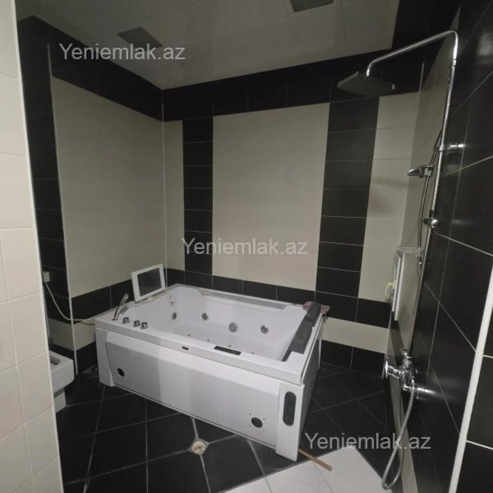 Satılır 3 otaqlı yeni tikili 153 m²