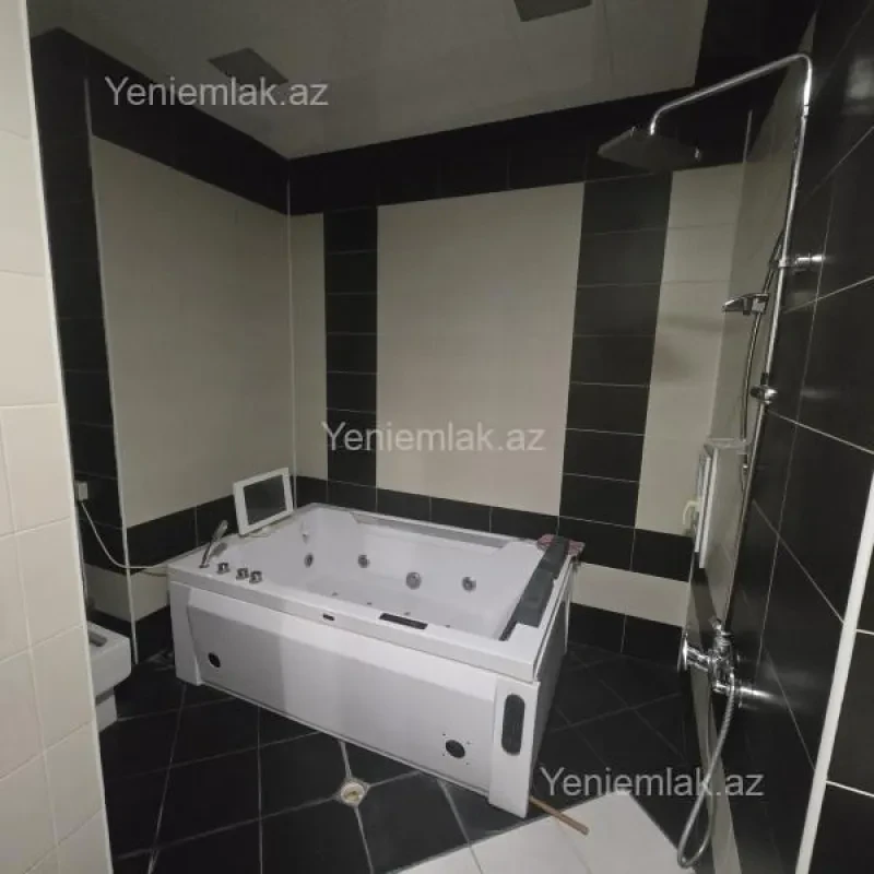 Satılır 3 otaqlı yeni tikili 153 m²