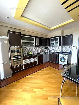 Satılır 3 otaqlı yeni tikili 125 m²