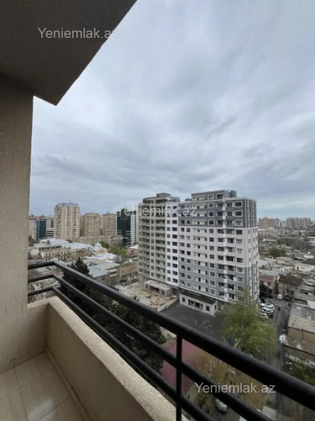 Satılır 3 otaqlı yeni tikili 125 m²