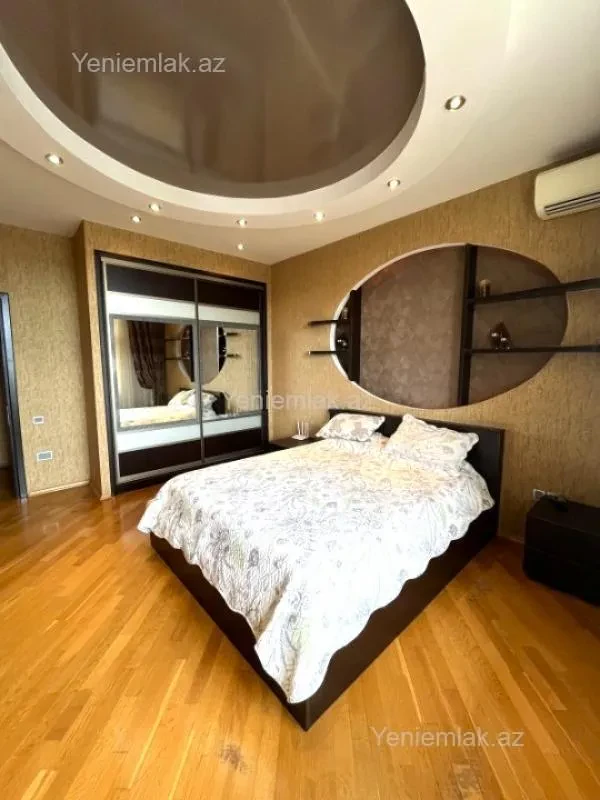 Satılır 3 otaqlı yeni tikili 125 m²