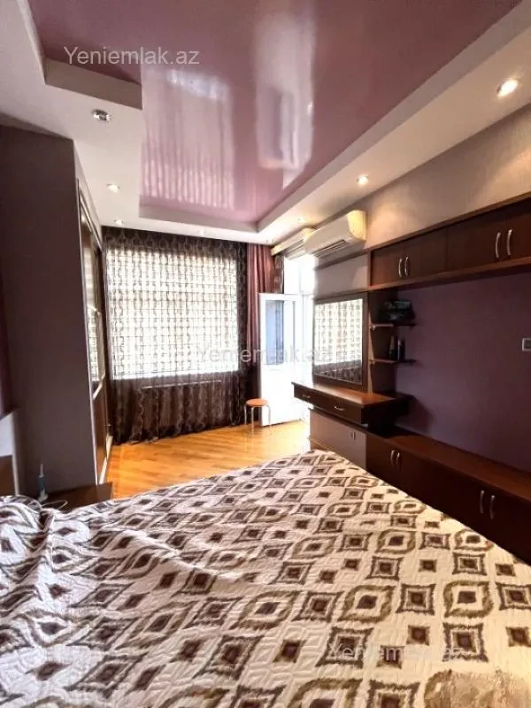 Satılır 3 otaqlı yeni tikili 125 m²
