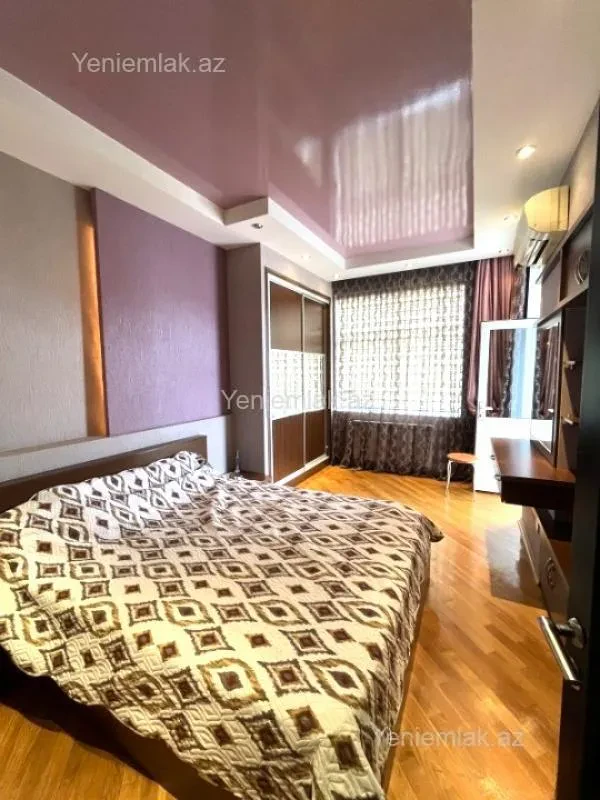 Satılır 3 otaqlı yeni tikili 125 m²