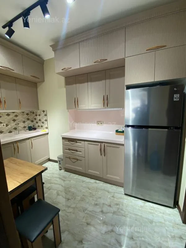 Satılır 3 otaqlı yeni tikili 100 m²