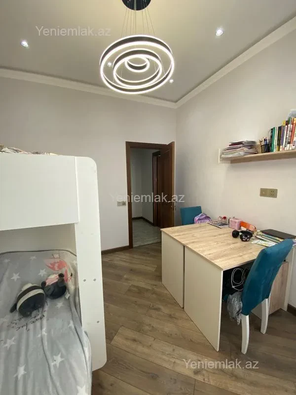 Satılır 3 otaqlı yeni tikili 100 m²