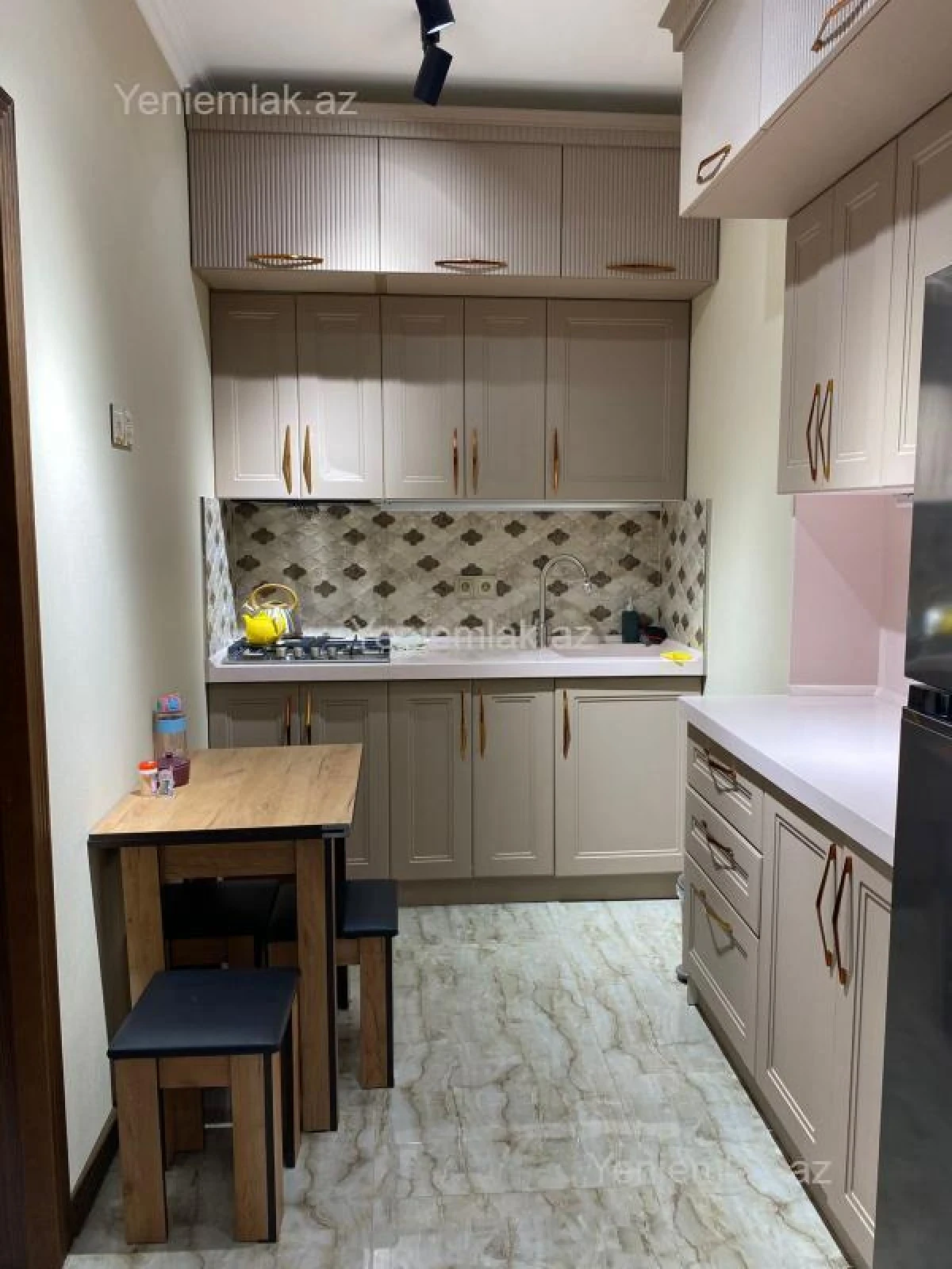 Satılır 3 otaqlı yeni tikili 100 m²