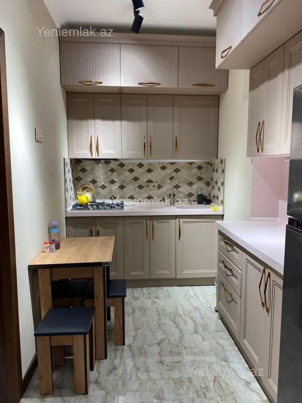Satılır 3 otaqlı yeni tikili 100 m²
