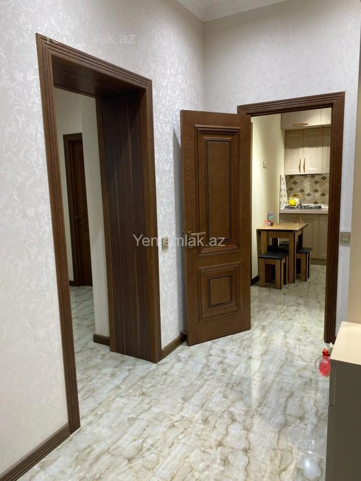 Satılır 3 otaqlı yeni tikili 100 m²