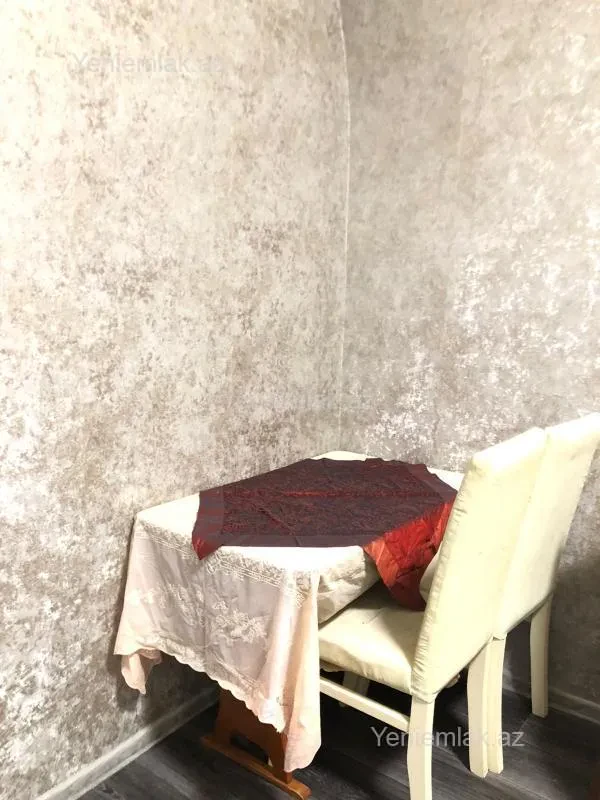 Satılır 2 otaqlı köhnə tikili 70 m²