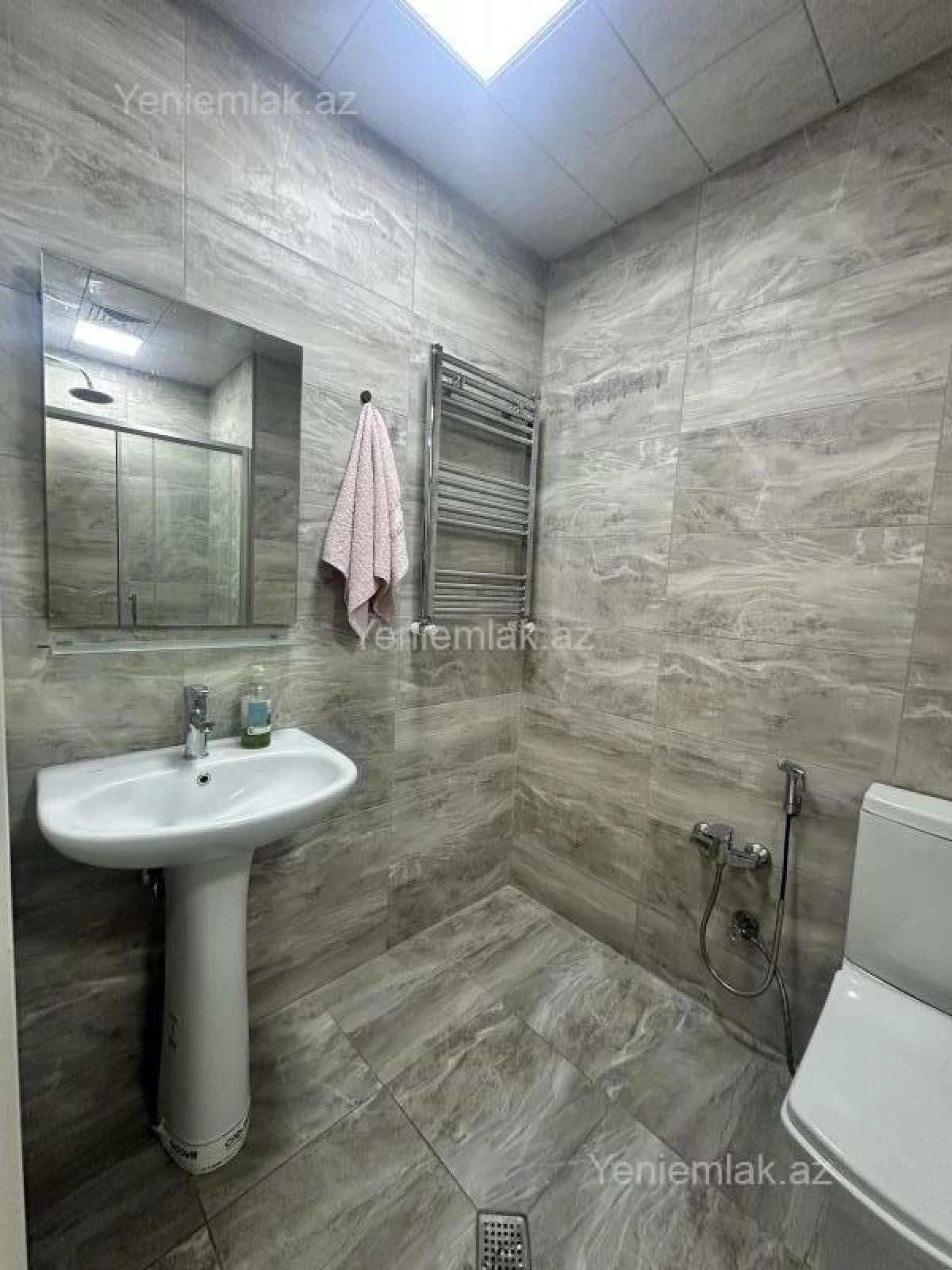 Satılır 3 otaqlı yeni tikili 88 m²