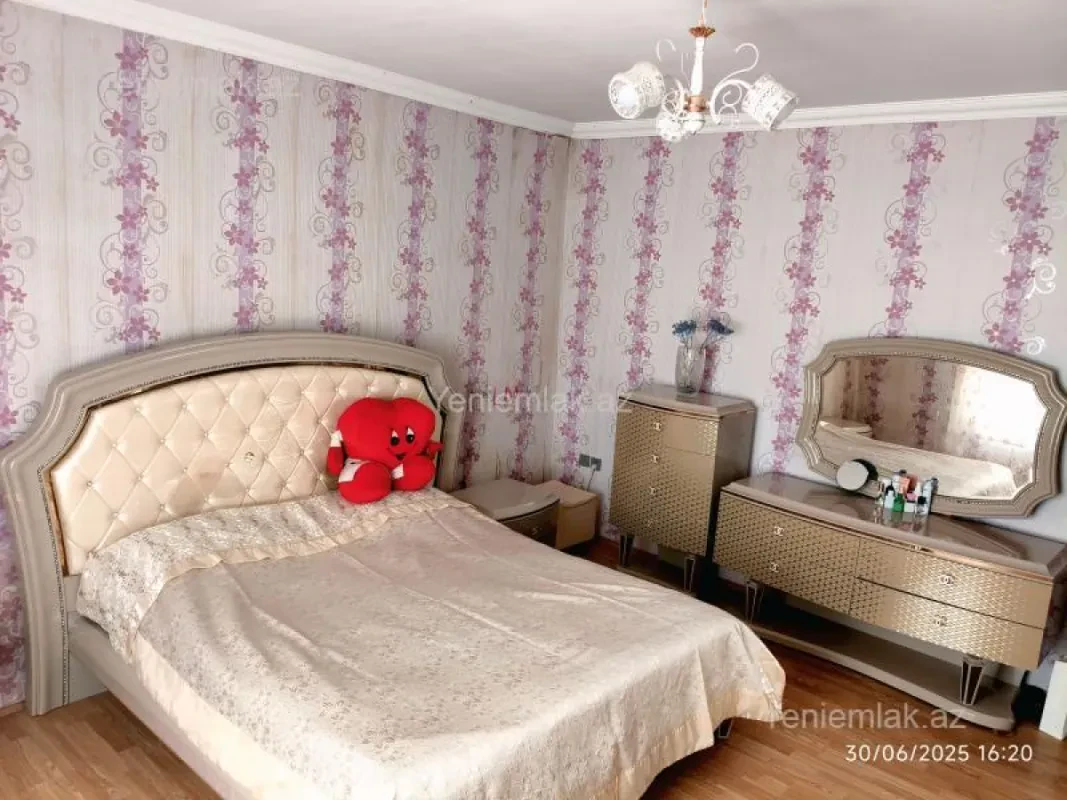 Satılır 4 otaqlı həyət evi 125 m²