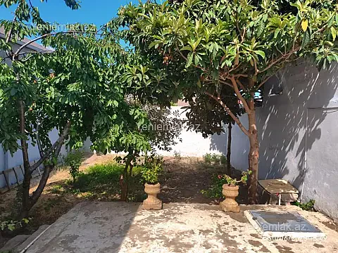 Satılır 4 otaqlı həyət evi 125 m²