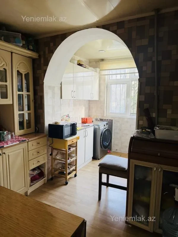 Satılır 2 otaqlı köhnə tikili 50 m²