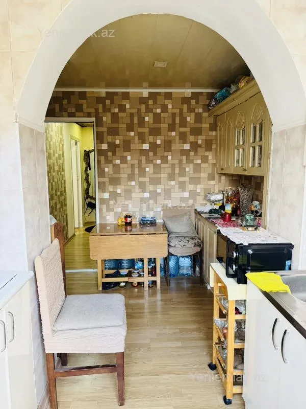 Satılır 2 otaqlı köhnə tikili 50 m²