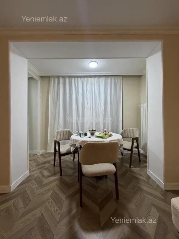 Satılır 3 otaqlı köhnə tikili 90 m²