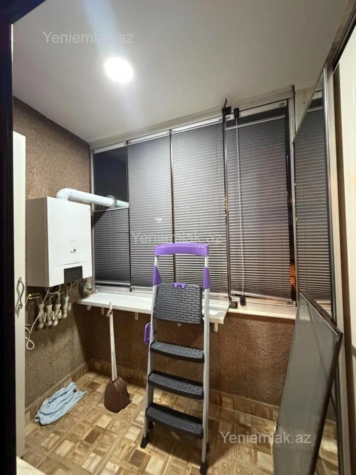 Satılır 3 otaqlı köhnə tikili 90 m²