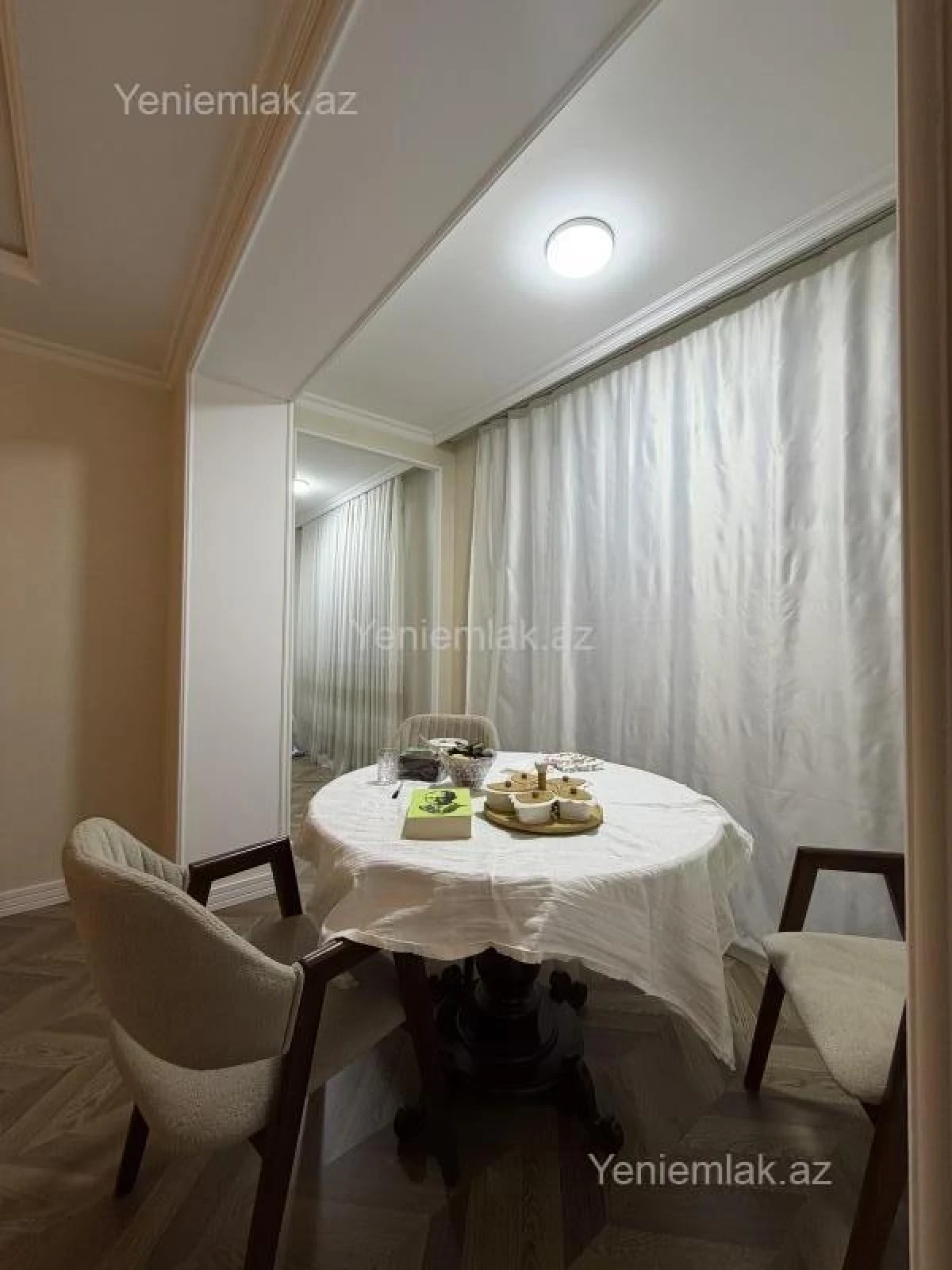Satılır 3 otaqlı köhnə tikili 90 m²