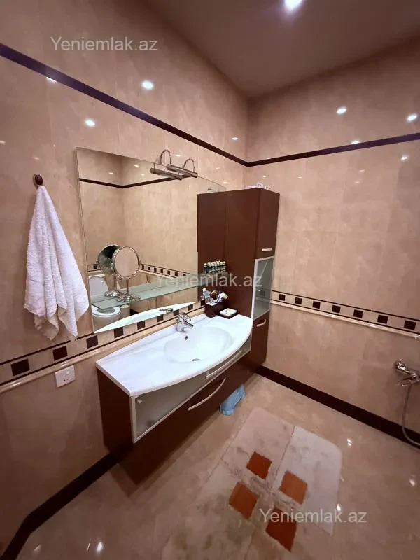 Satılır 5 otaqlı yeni tikili 260 m²