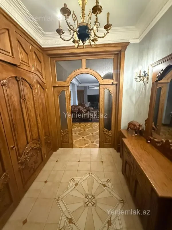Satılır 5 otaqlı yeni tikili 260 m²