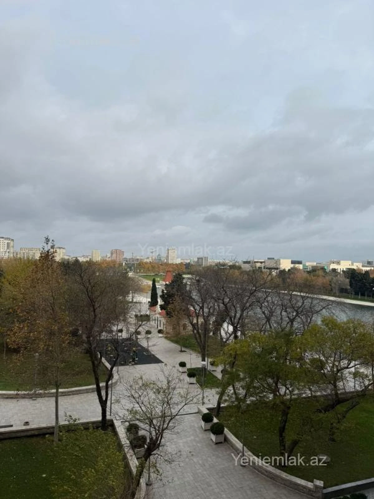 Satılır 5 otaqlı yeni tikili 260 m²