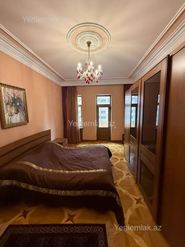 Satılır 5 otaqlı yeni tikili 260 m²