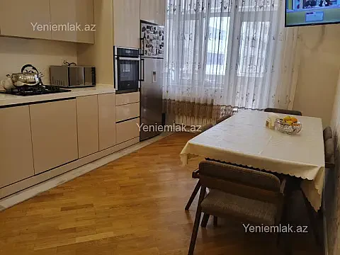 Satılır 4 otaqlı yeni tikili 156 m²