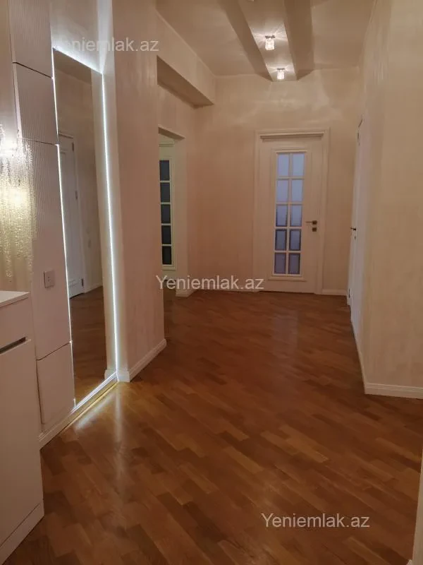 Satılır 4 otaqlı yeni tikili 156 m²