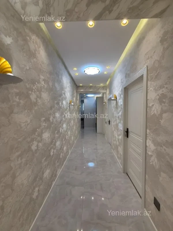 Satılır 3 otaqlı yeni tikili 110 m²