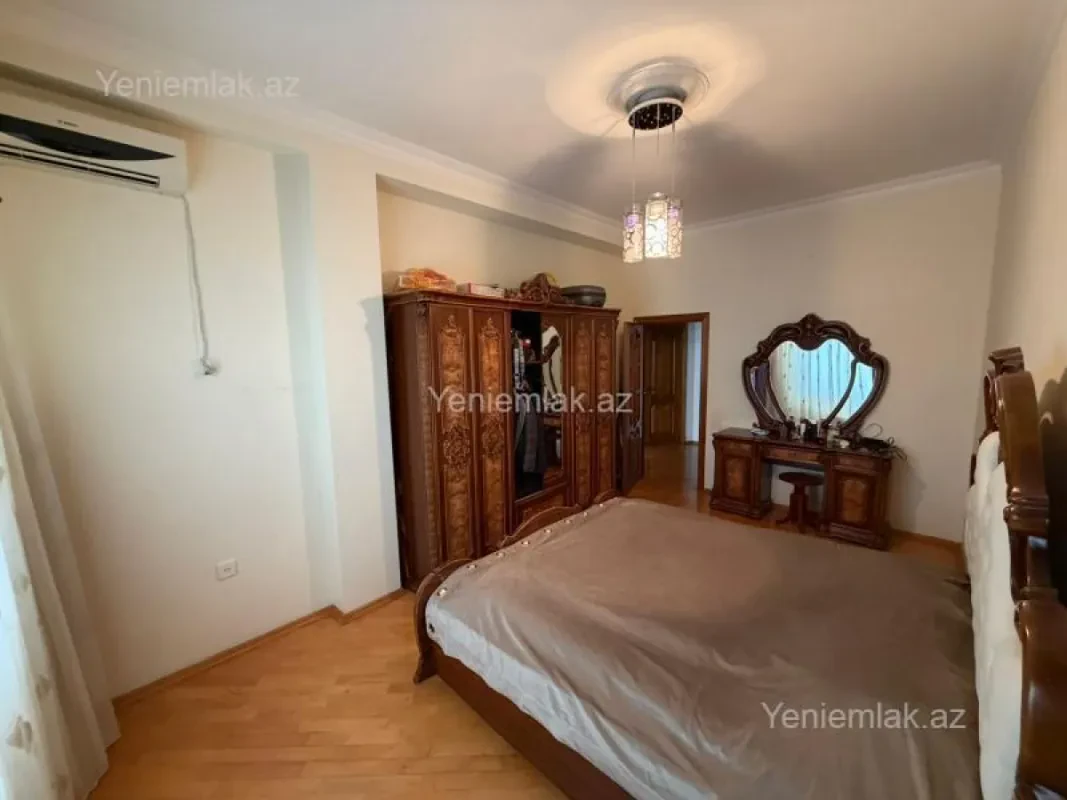 Satılır 3 otaqlı yeni tikili 125 m²