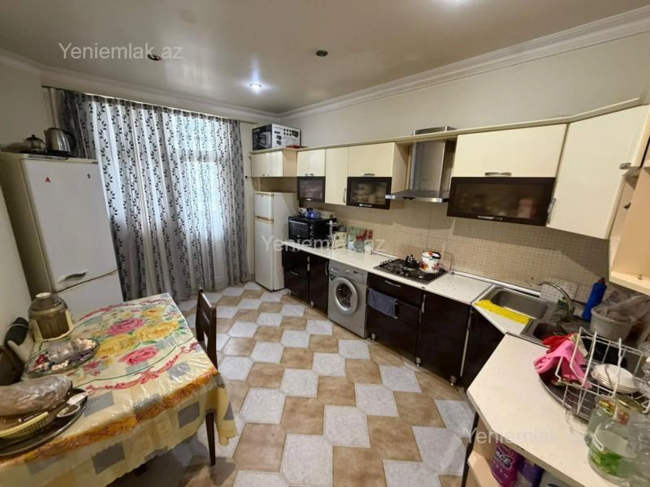 Satılır 3 otaqlı yeni tikili 125 m²