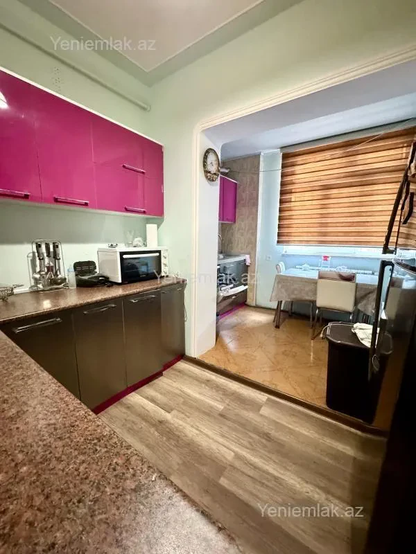 Satılır 3 otaqlı köhnə tikili 85 m²