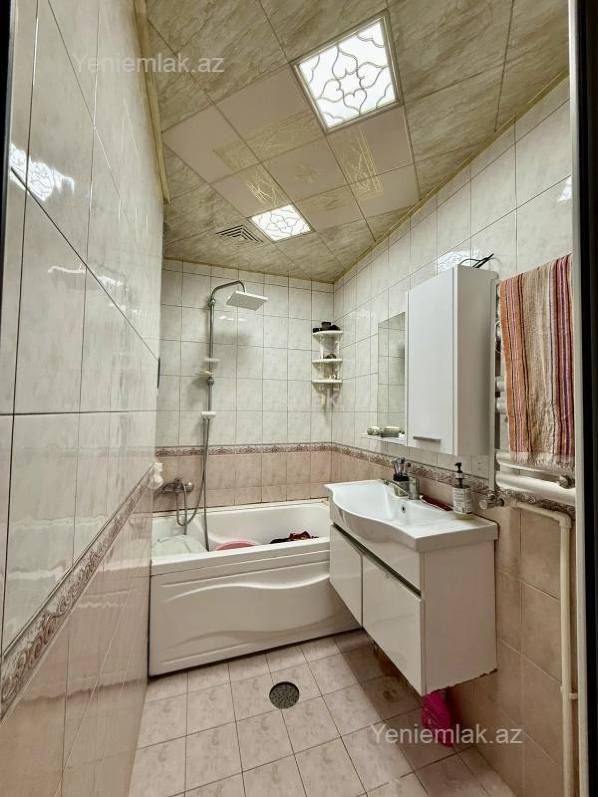 Satılır 3 otaqlı köhnə tikili 85 m²