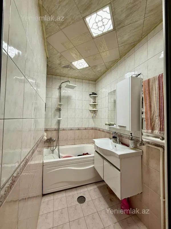 Satılır 3 otaqlı köhnə tikili 85 m²