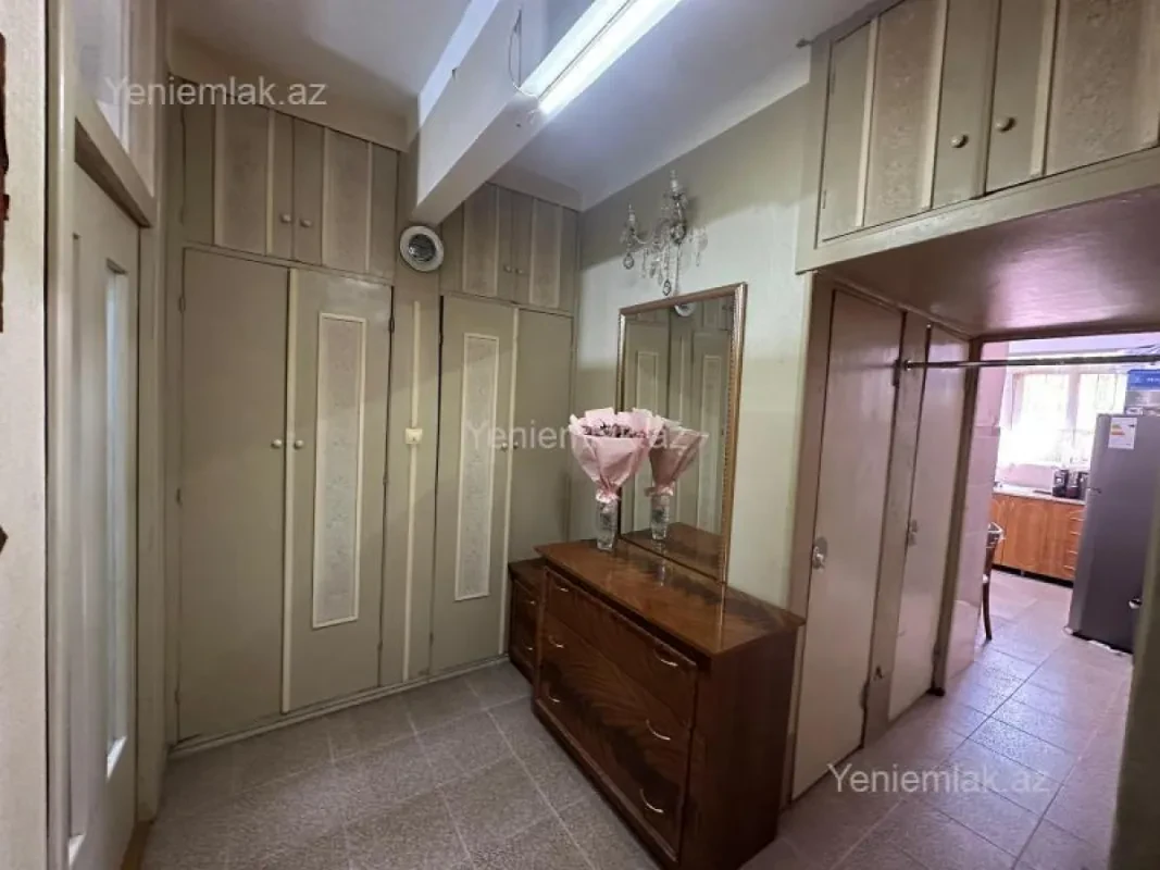 Satılır 2 otaqlı köhnə tikili 60 m²