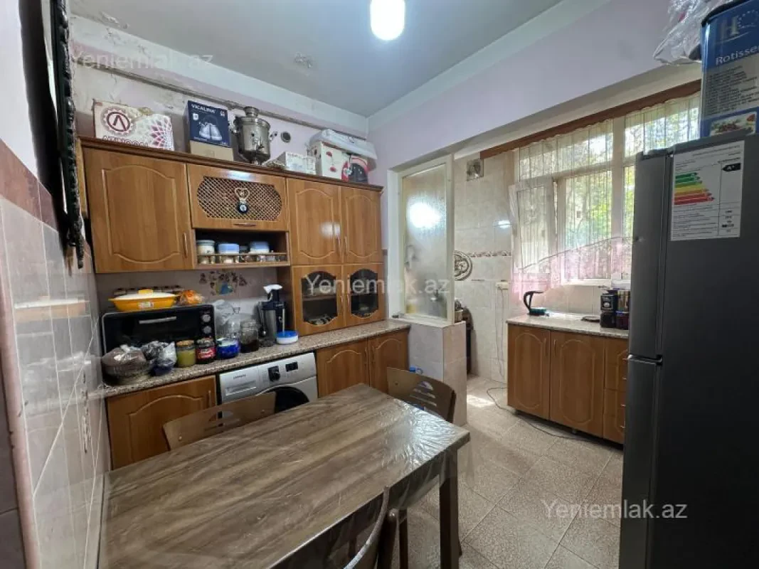 Satılır 2 otaqlı köhnə tikili 60 m²