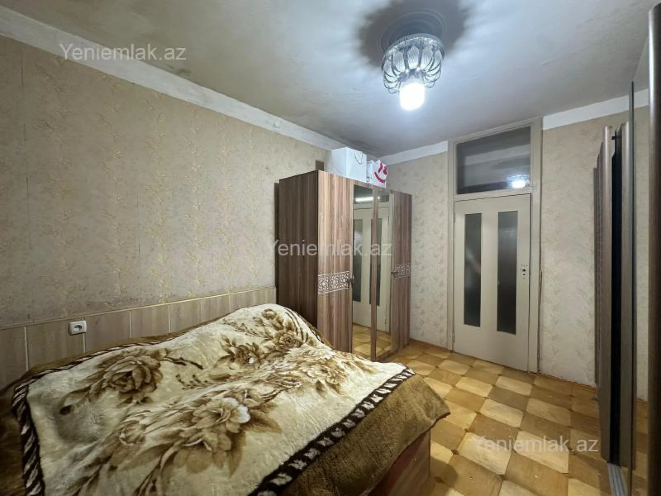 Satılır 2 otaqlı köhnə tikili 60 m²