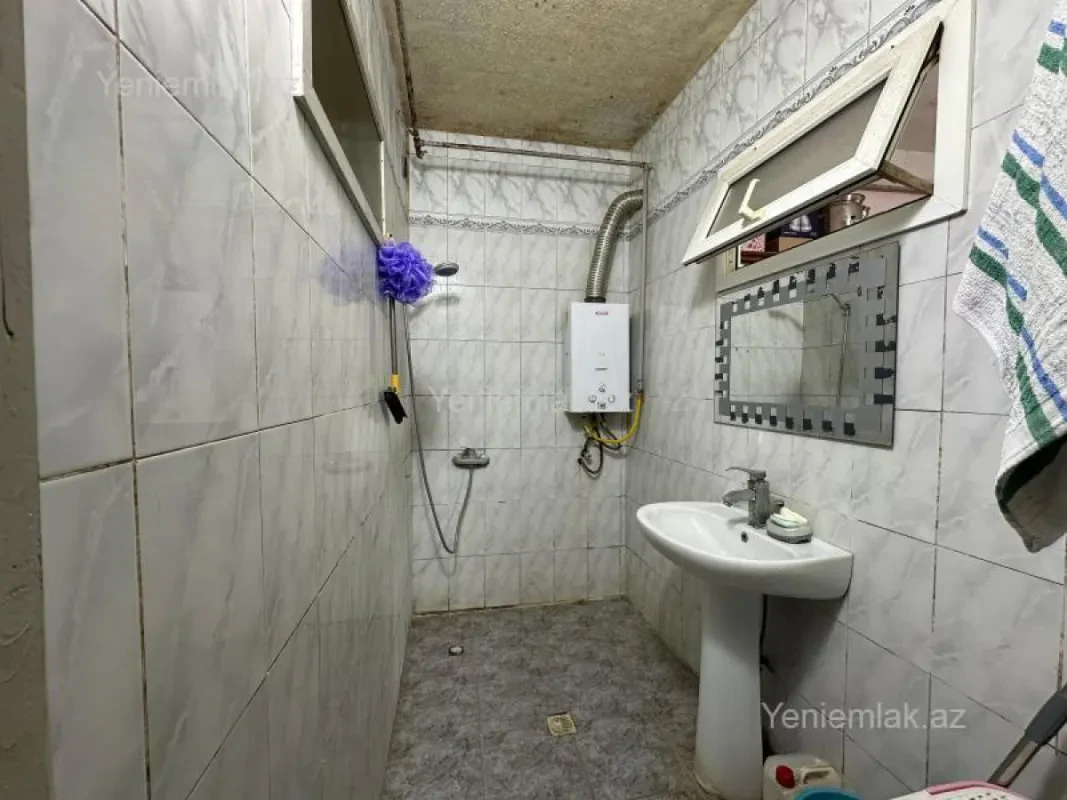 Satılır 2 otaqlı köhnə tikili 60 m²