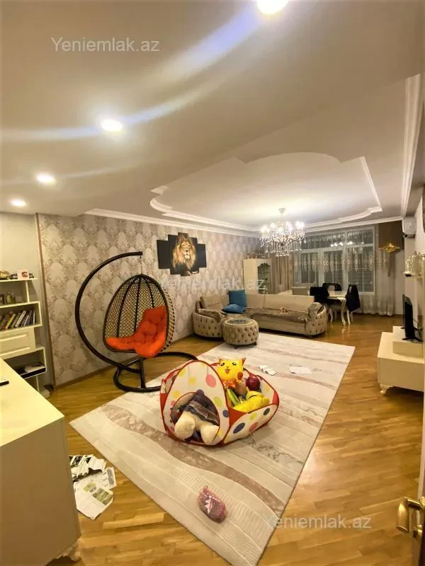 Satılır 3 otaqlı yeni tikili 138 m²