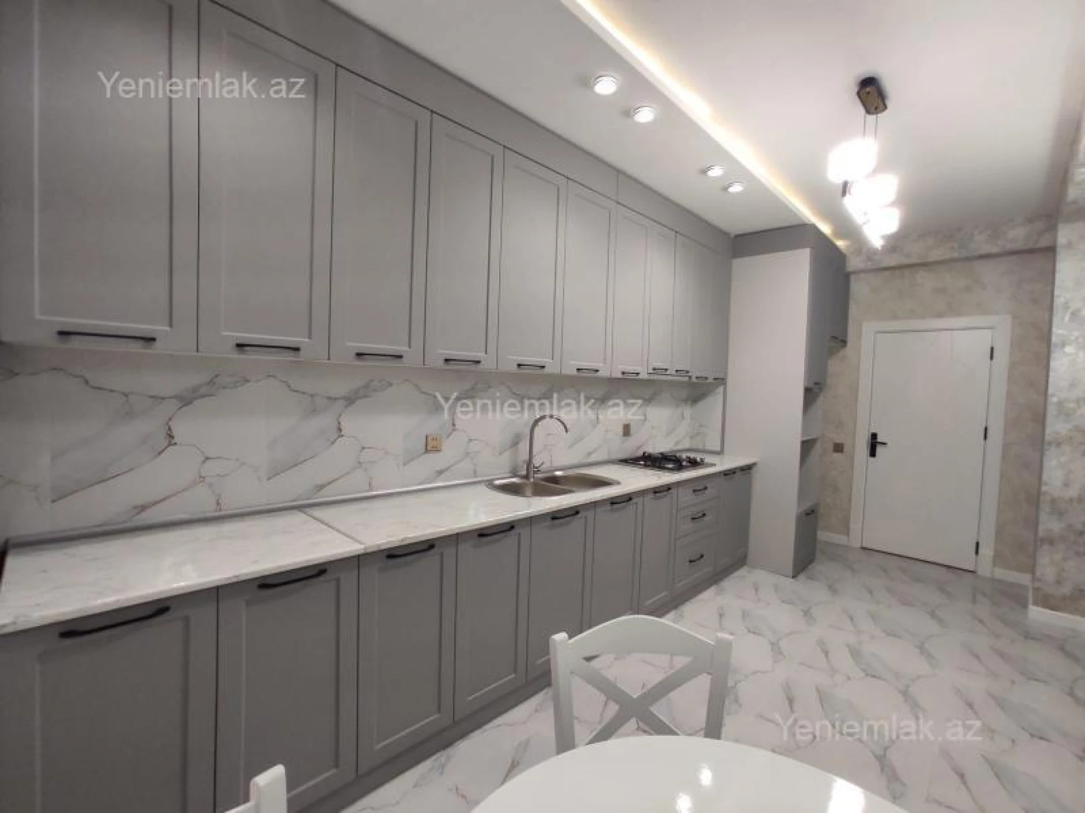 Satılır 2 otaqlı yeni tikili 88 m²