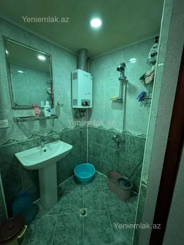 Satılır 3 otaqlı köhnə tikili 90 m²